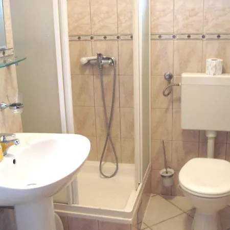 Guest house Karevic 3*