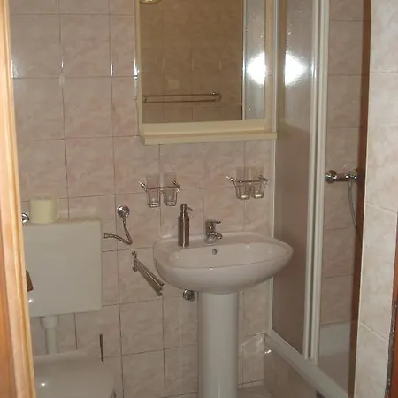 Guest house Karevic