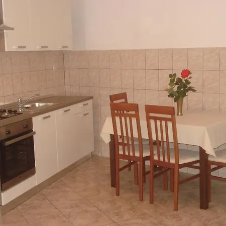 카레비크 3* 흐바르