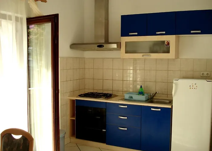 카레비크 흐바르